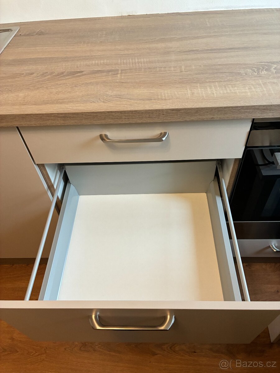 Nová kuchyňská linka se spotřebiči - 4