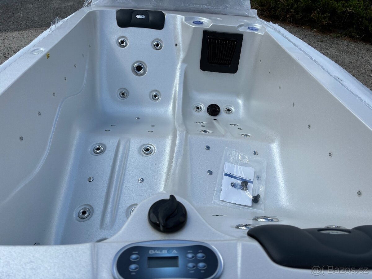 Vířivka Balboa pro dvě osoby. - 4