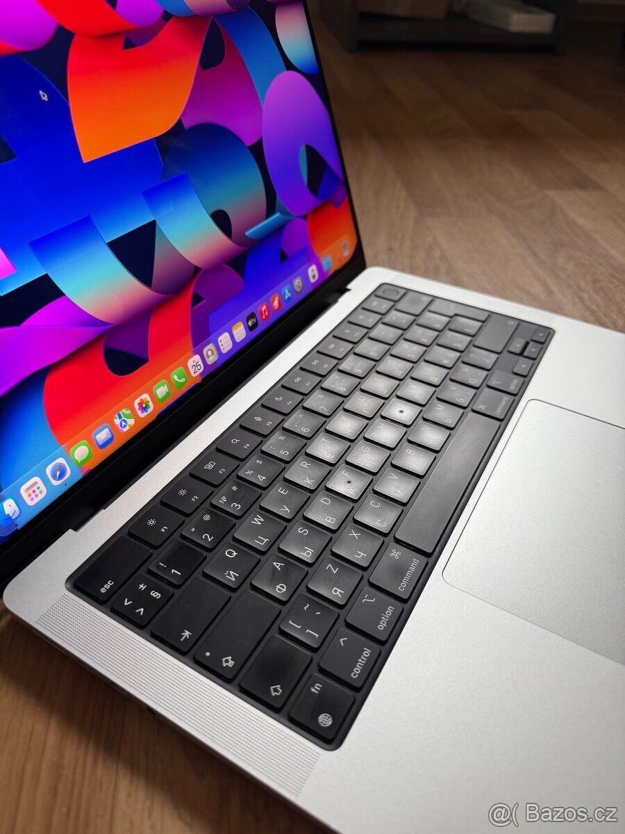 MacBook Pro 14” M3 8/512GB Silver - 4