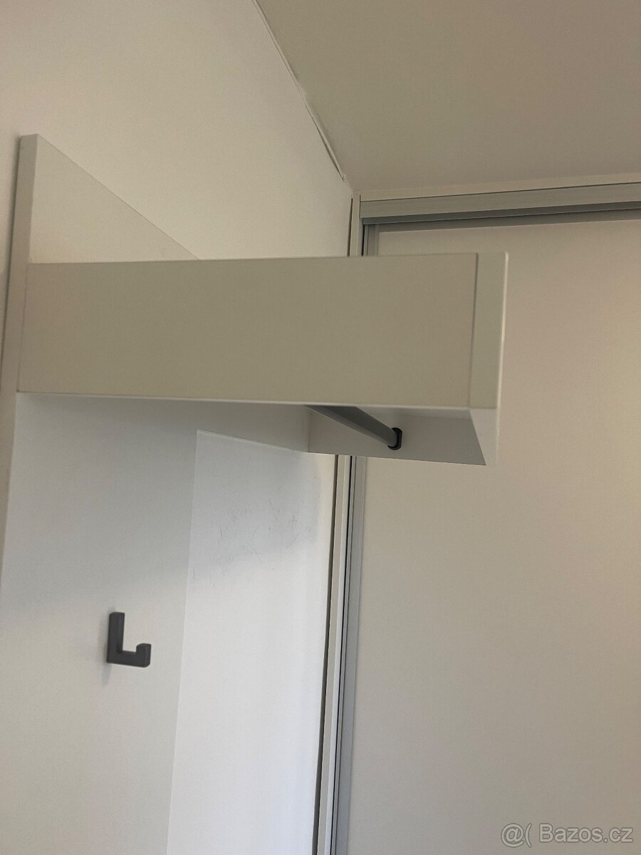 Chodbová stěna - 4