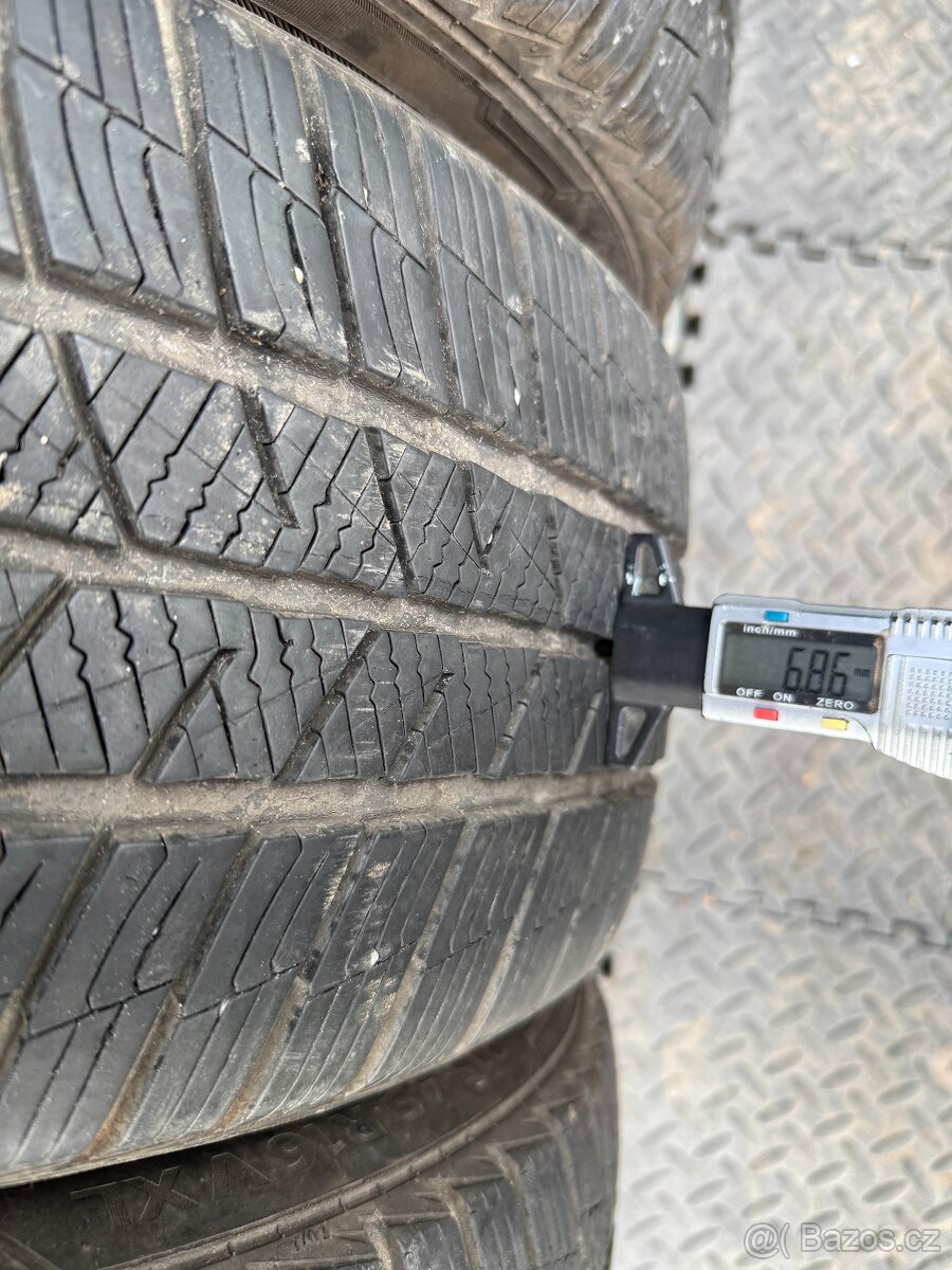 215/45/16 - Barum zimní sada pneu - 4