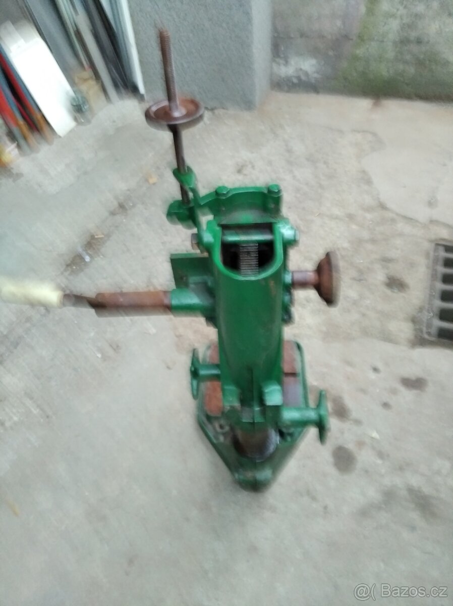 Prodám starší stojan - 4