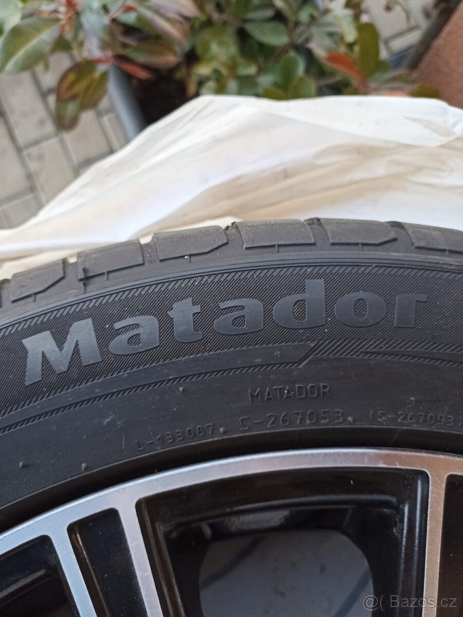 letní alu 215/50 R17 na i40 - 4