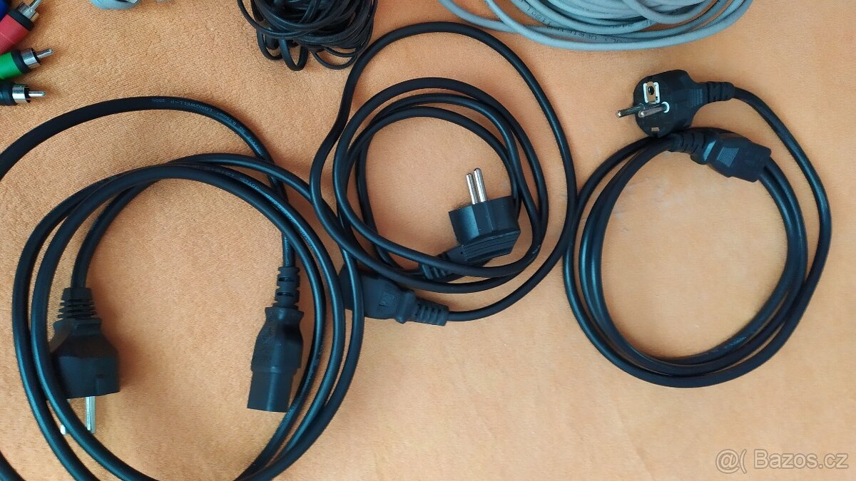 KABELY K PC, VIDEU, 4CINCH-SCART a DALŠÍ - 4