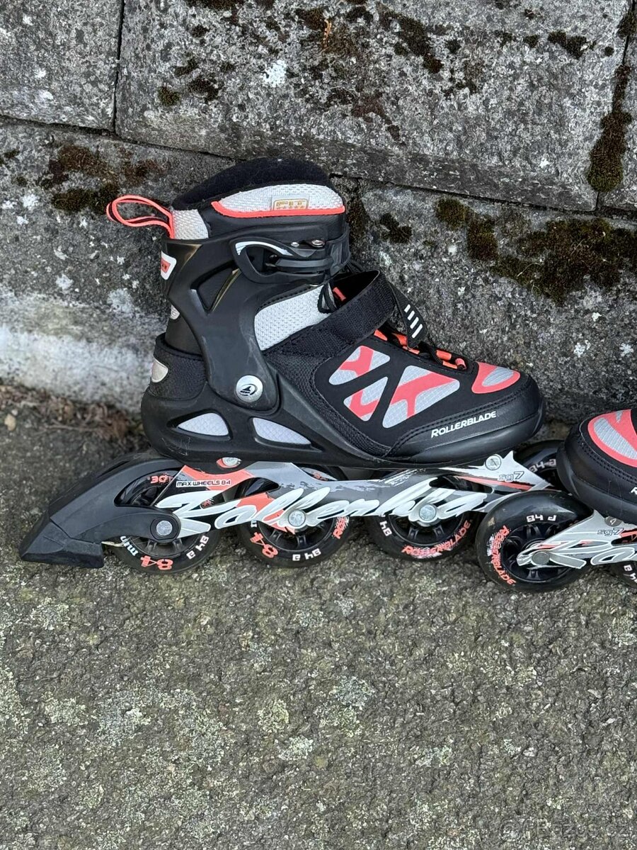 KOLEČKOVÉ BRUSLE - 4