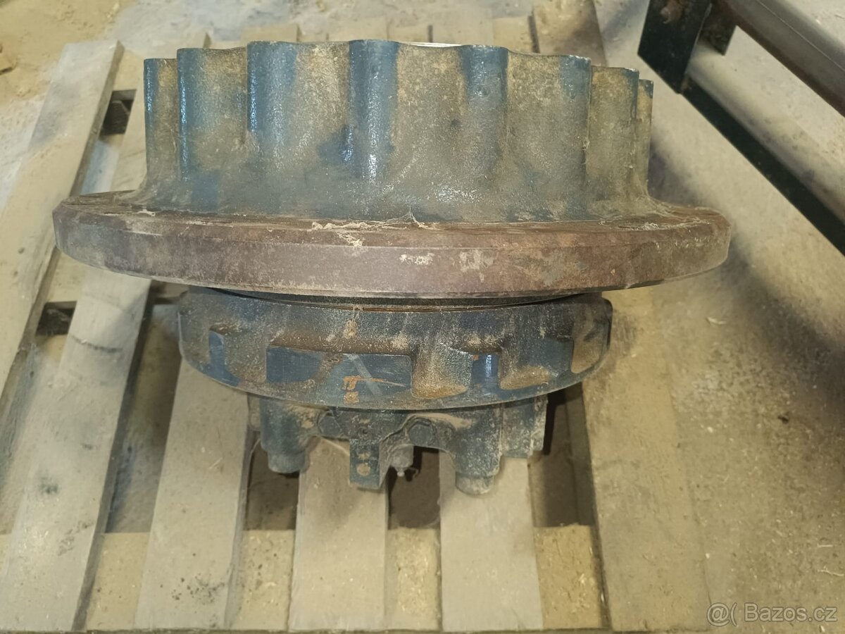 hydropojezd KOMATSU - 4