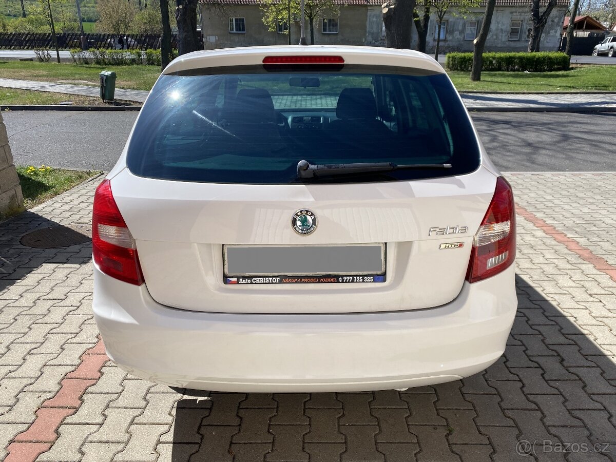 ŠKODA FABIA COMBI 2012 - 4