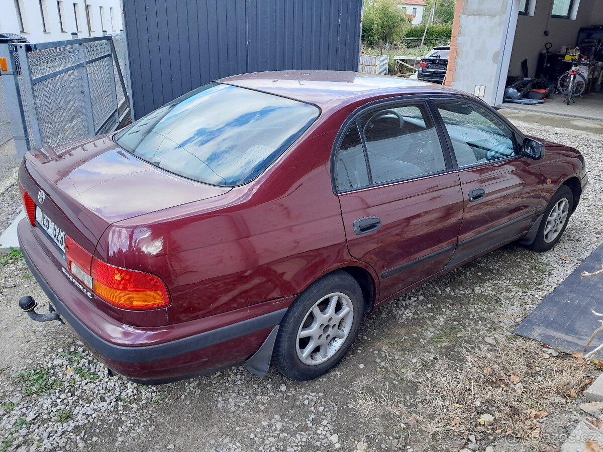 Toyota Carina E 2.0 - 4