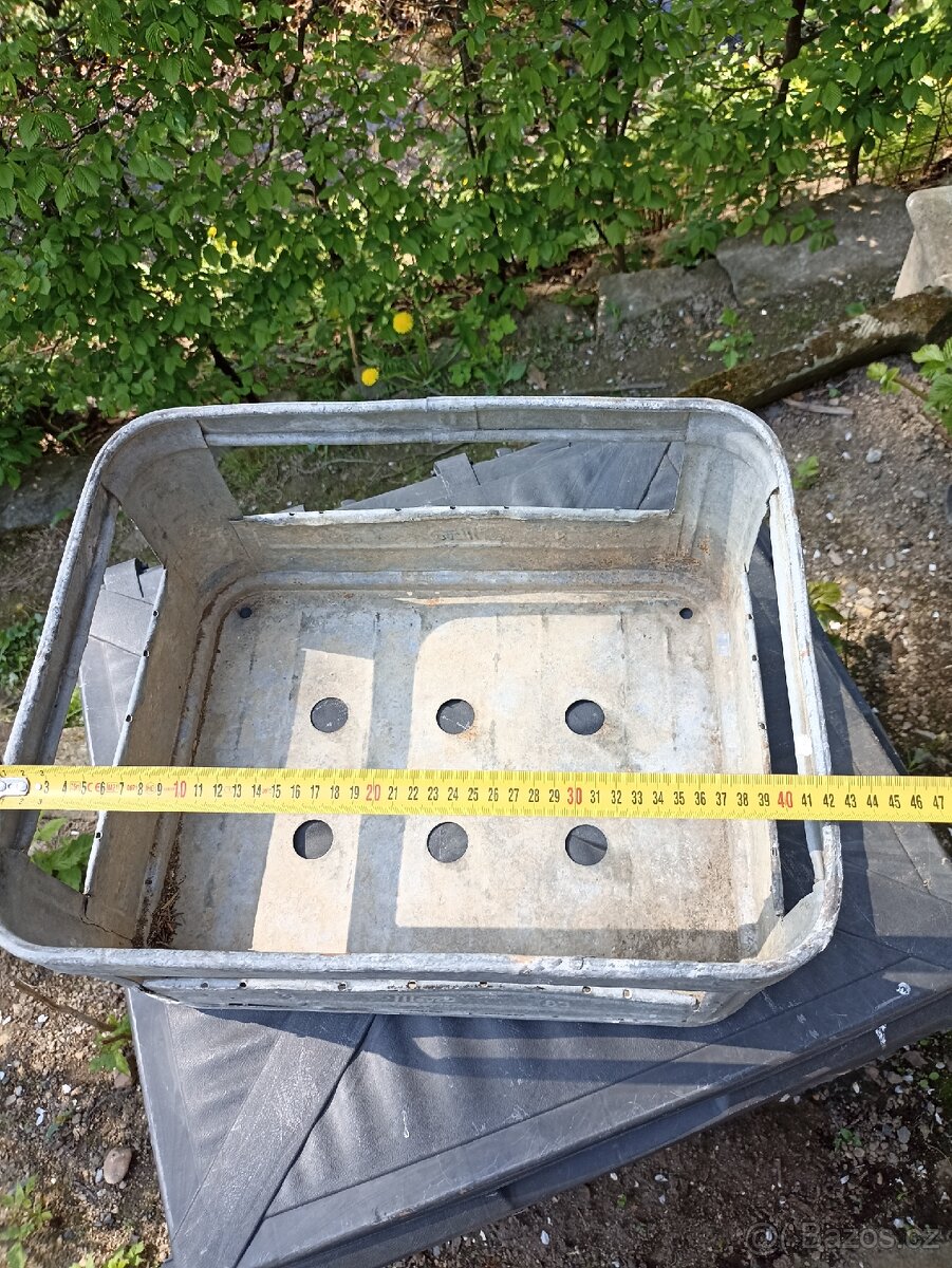 6 ks stará kovová bedna původně mlékařská - 4