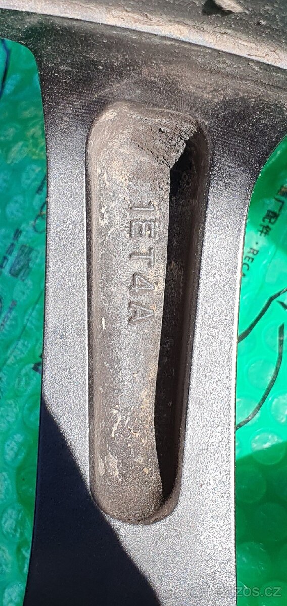 Prodam 1ks originální alu disk Nissan 370z. - 4