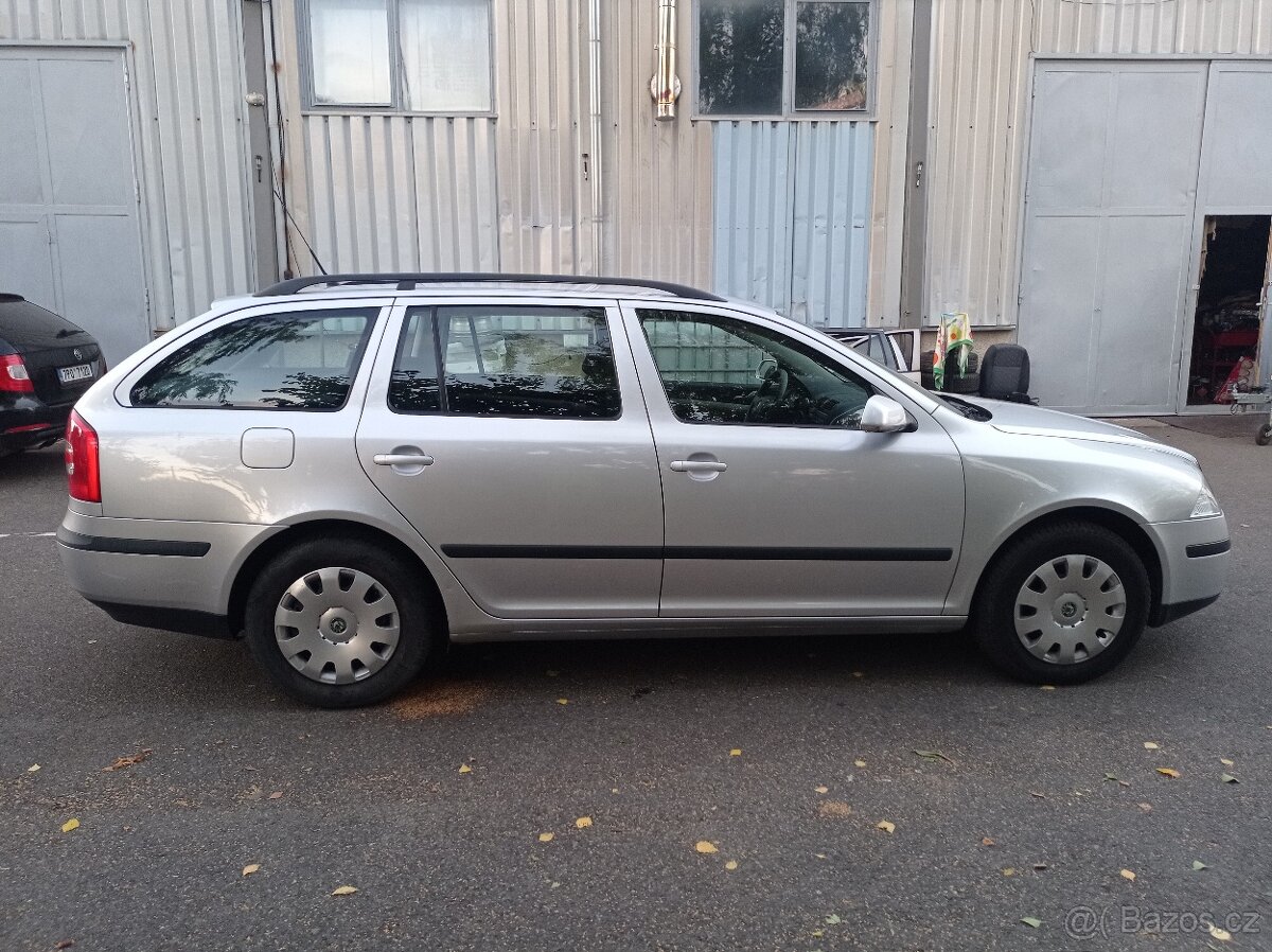 ŠKODA OCTAVIA 2 COMBI 1.9 TDI jen 169tis.km,DSG - 4