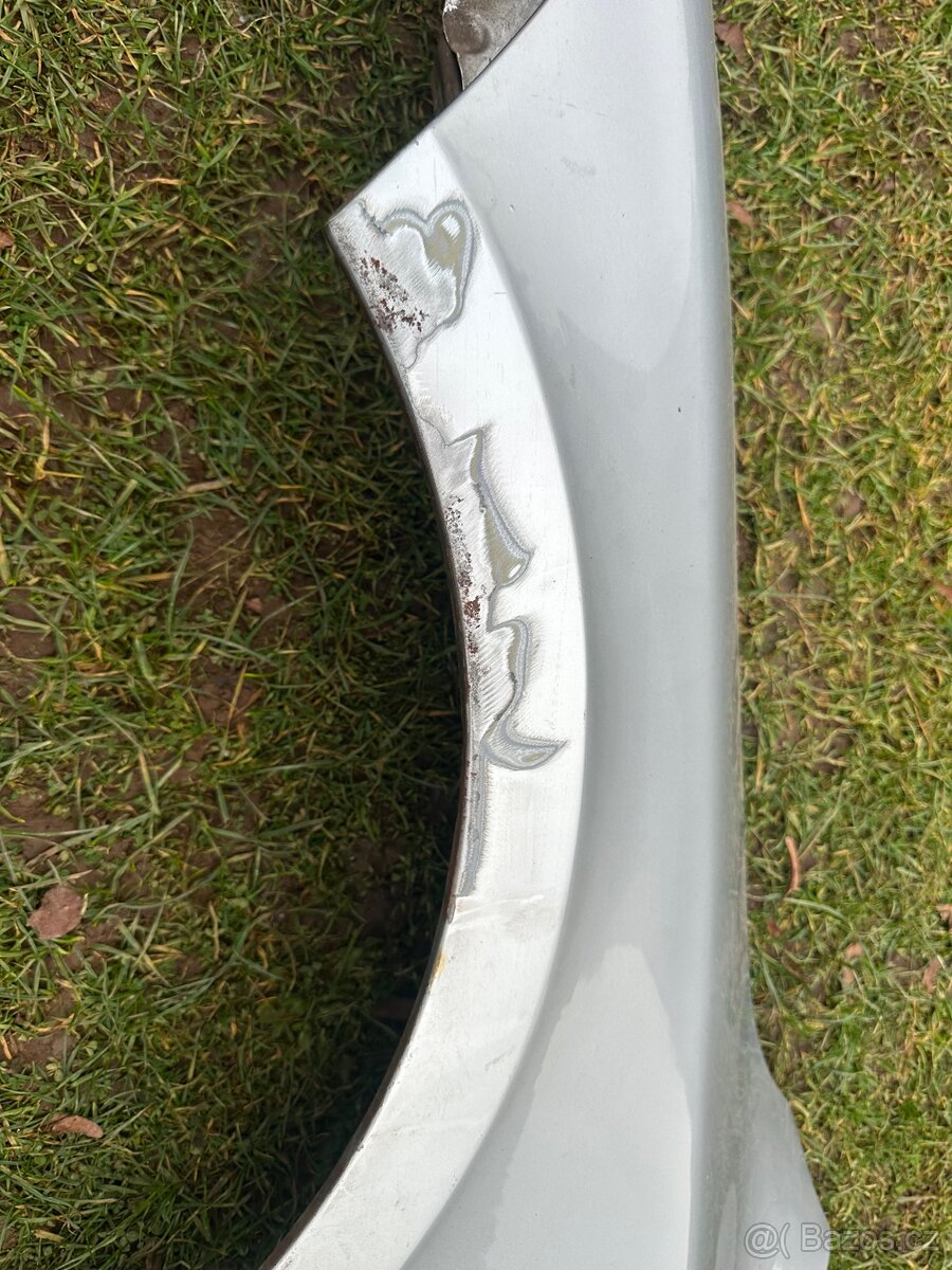 Přední blatníky pravý + levý Škoda Superb 2 - 4