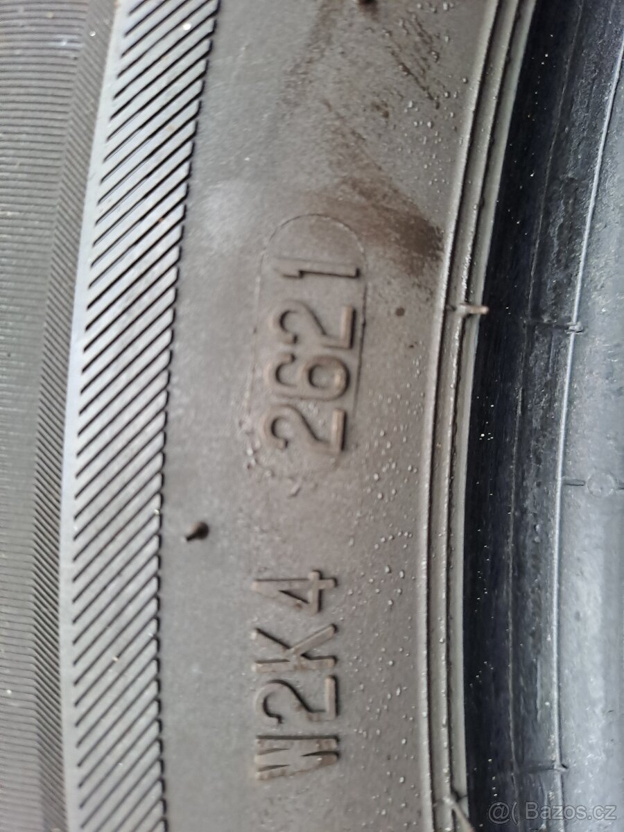Zimní pneu 215/55 R17 - 4