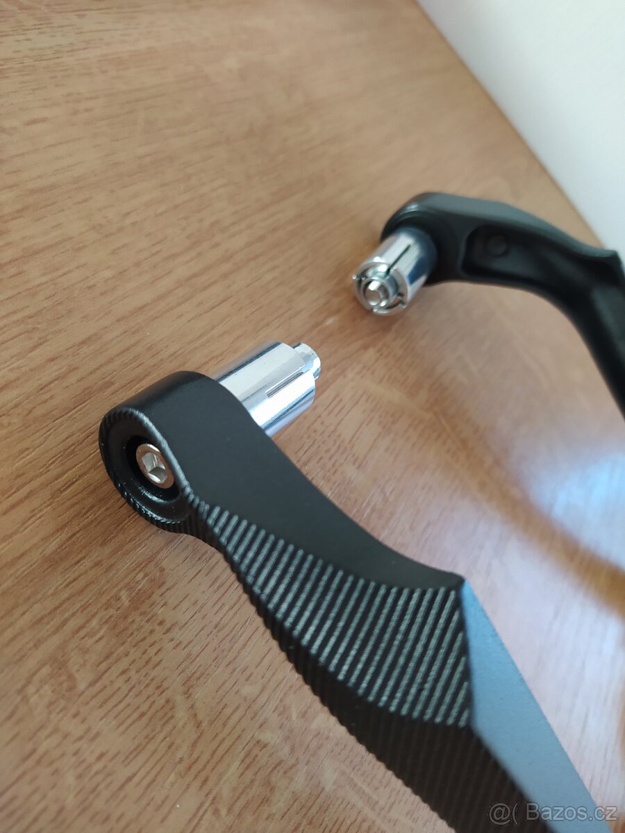 Chrániče páček na motorku černá/vruby - 4