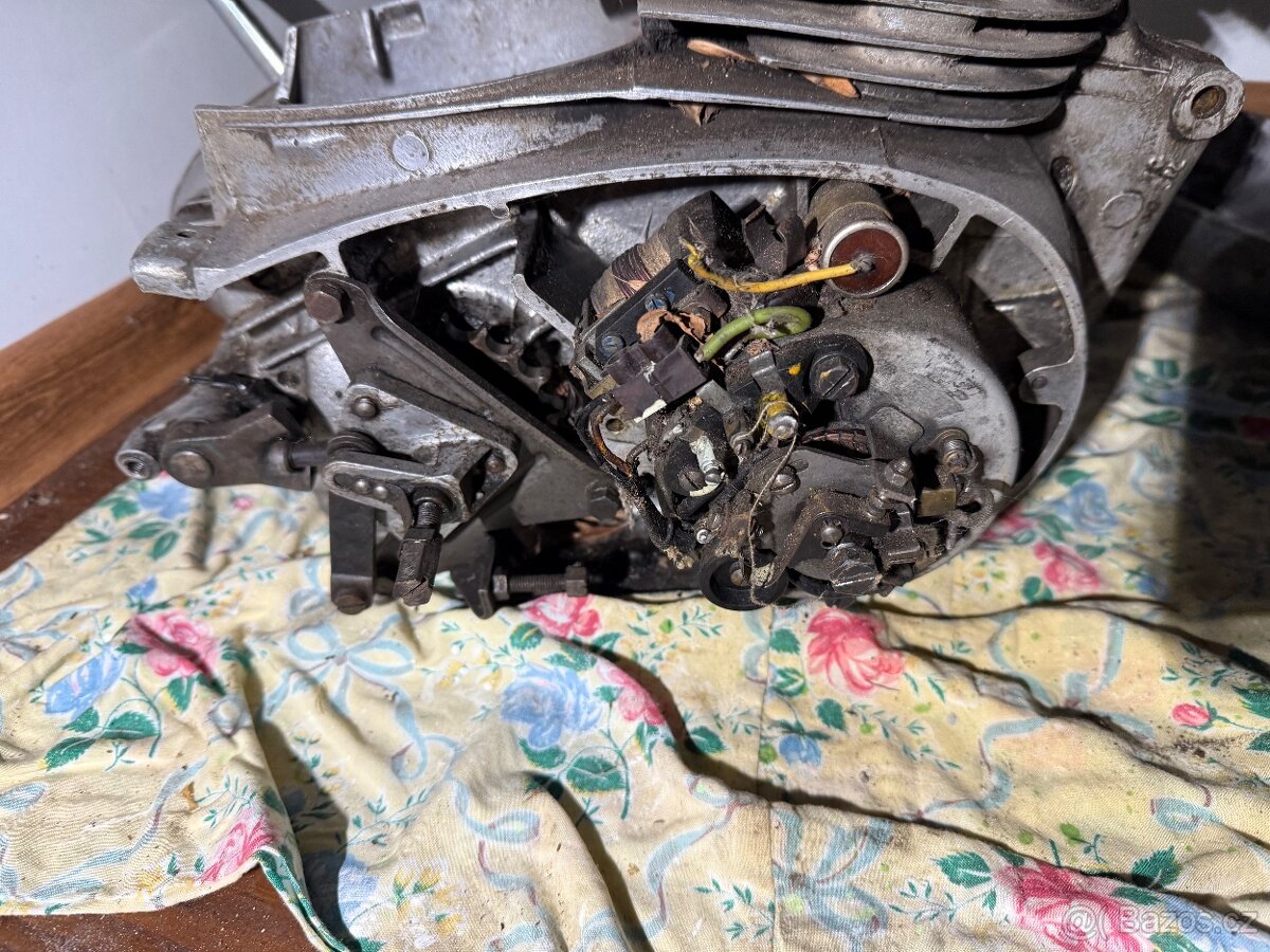 Motor jawa perak 250 - 4