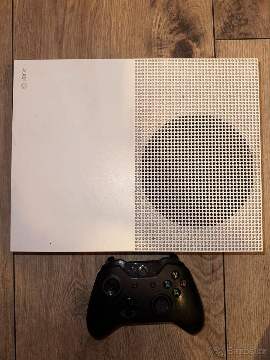 Xbox one S 1TB Digital edition + 3x xbox ovladač + sdílený ú - 4