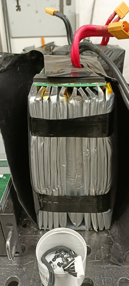 Fotovoltaická baterie pylontech - 4