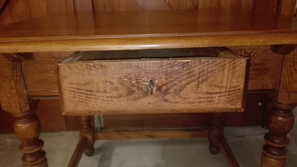 Starožitný dřevěný jídelní stůl – masiv - 4