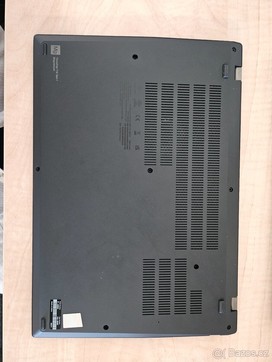 Lenovo ThinkPad T16 Gen 1 - 4