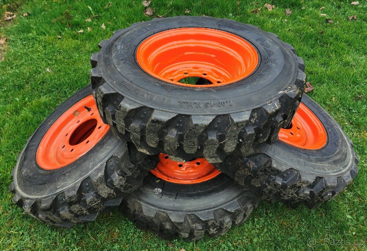 4x kolo Bobcat pneu s disky NOVÉ 7000,-kč/ks - 4