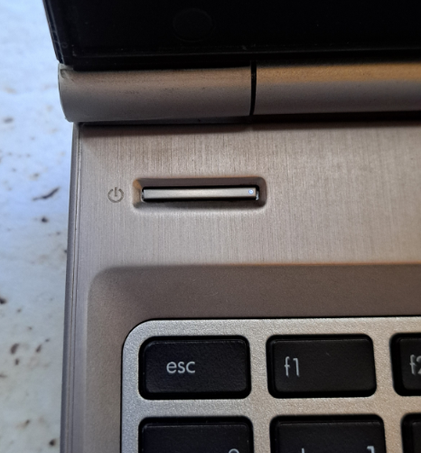 HP EliteBook 8570p/ Core i7 / 8 GB / SSD 240GB/ WIN 11 PRO - 4