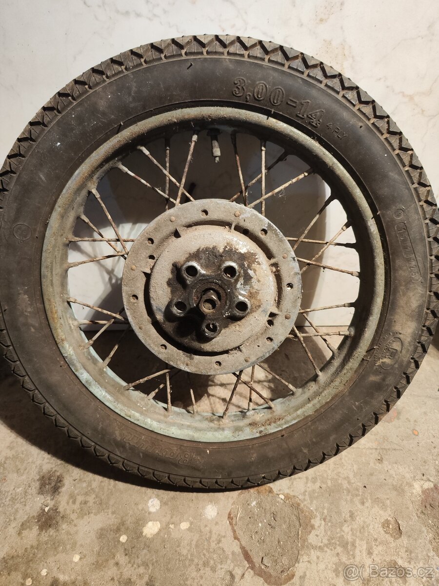 Ráfky s pneumatikami na Maneta - 4