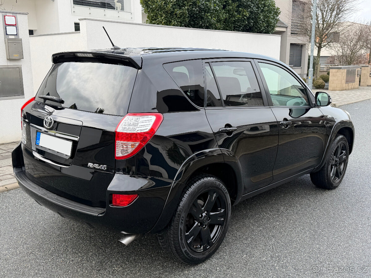 Toyota Rav4 2.2 D-CAT,Automat,Keyless,Kamera,DVD,Kůže,BLACK - 4