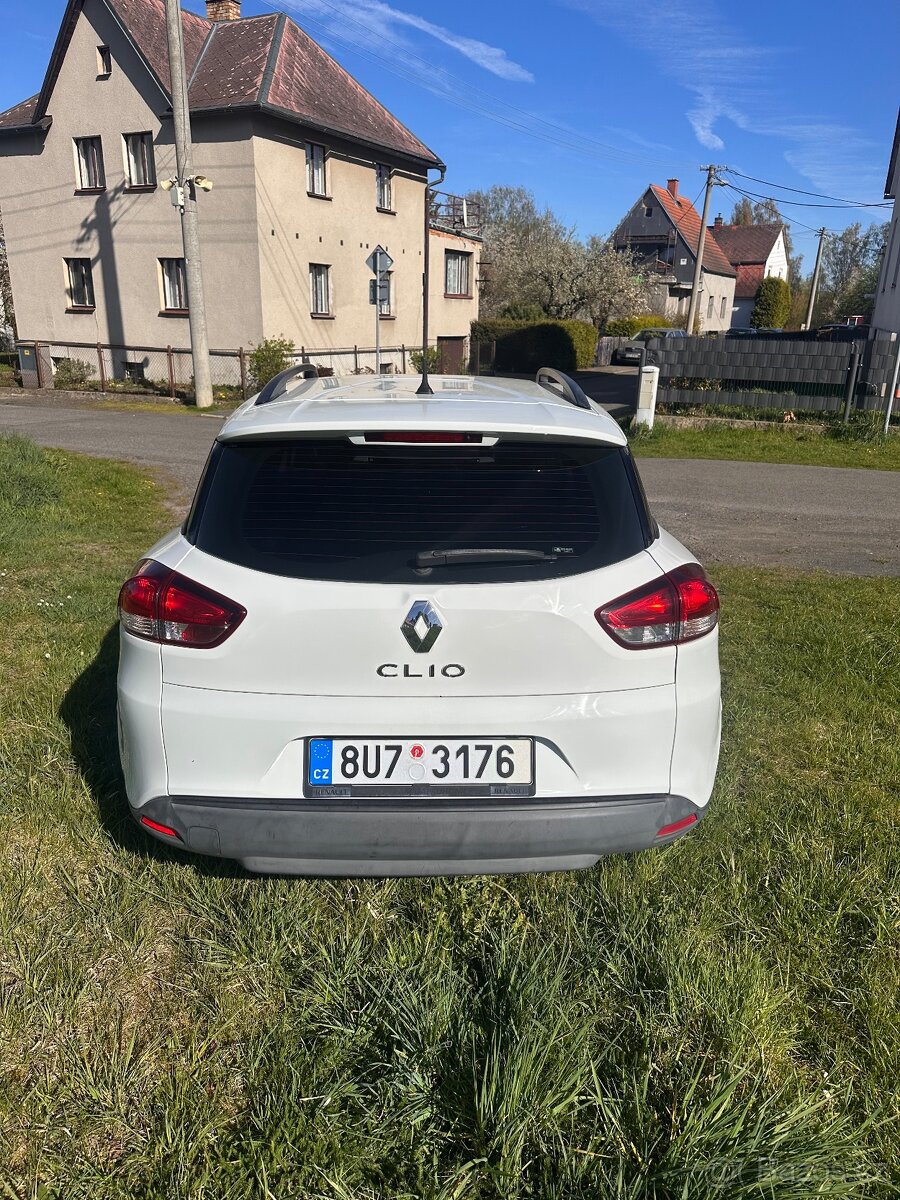 Renault clio 1,2 - 4