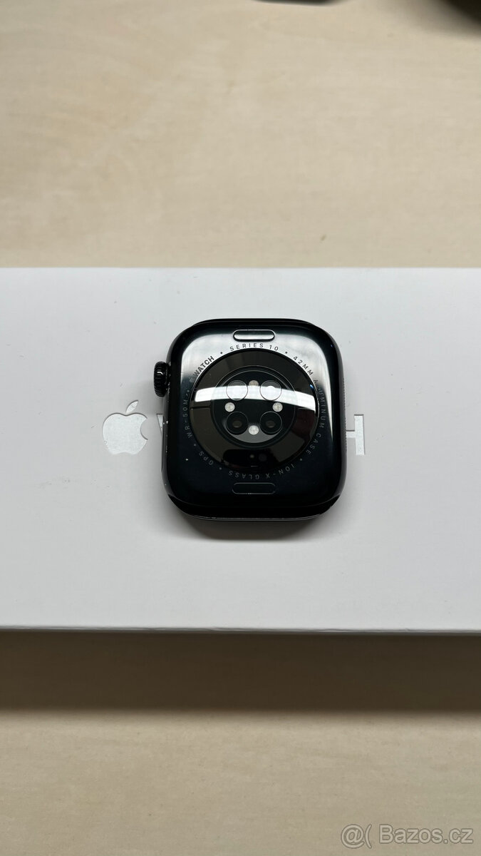 Apple Watch Series 10 42mm - černý hliník / záruka - 4