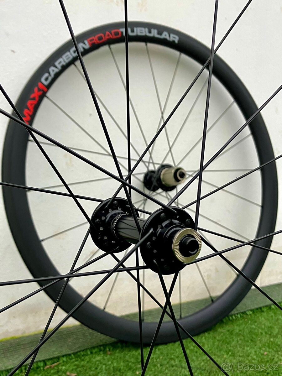 Karbonová zapletená silniční kola MAX1 1150g - 4
