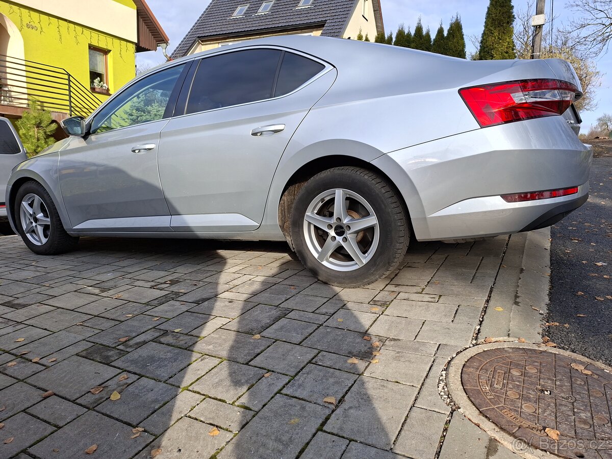 ŠKODA SUPERB 3..2.0 TDI 140 KW.DSG.2 x kliče. PRAVIDELNÝ - 4