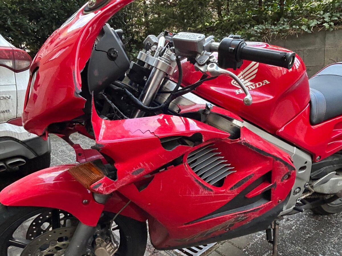 Honda VFR 750 - 4