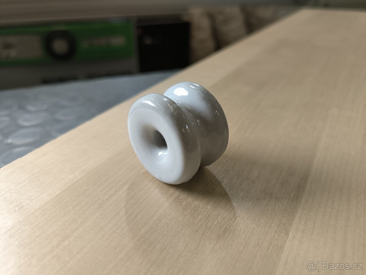 Keramický izolant na elektrický ohradník - 4