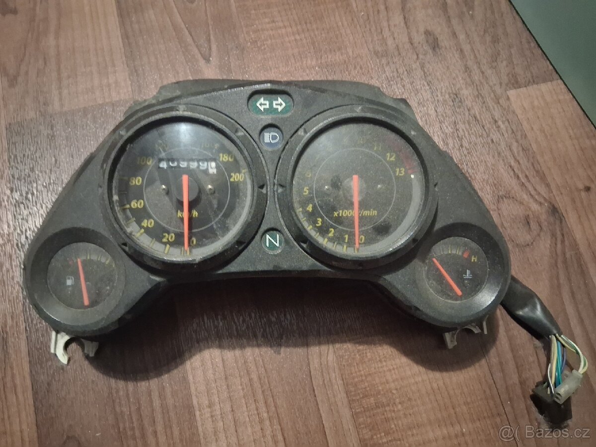 Honda cbr 125 díly - 4