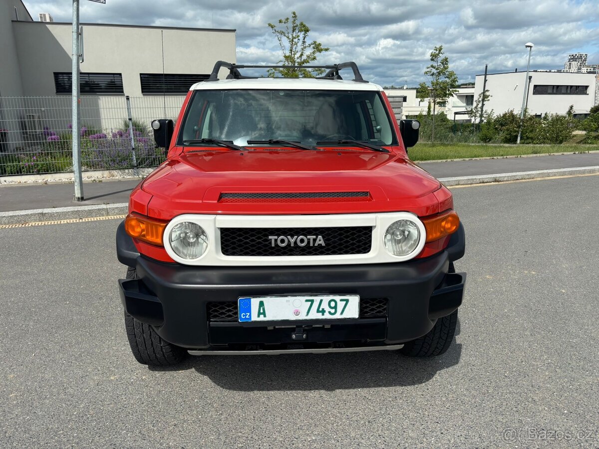 Toyota FJ Cruiser - 4