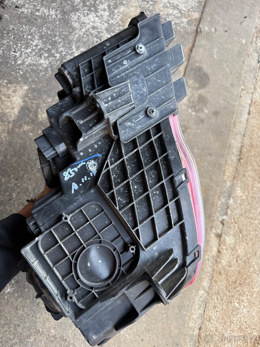 Levý přední světlomet Xenon Chrysler 300C 2011+ - 4