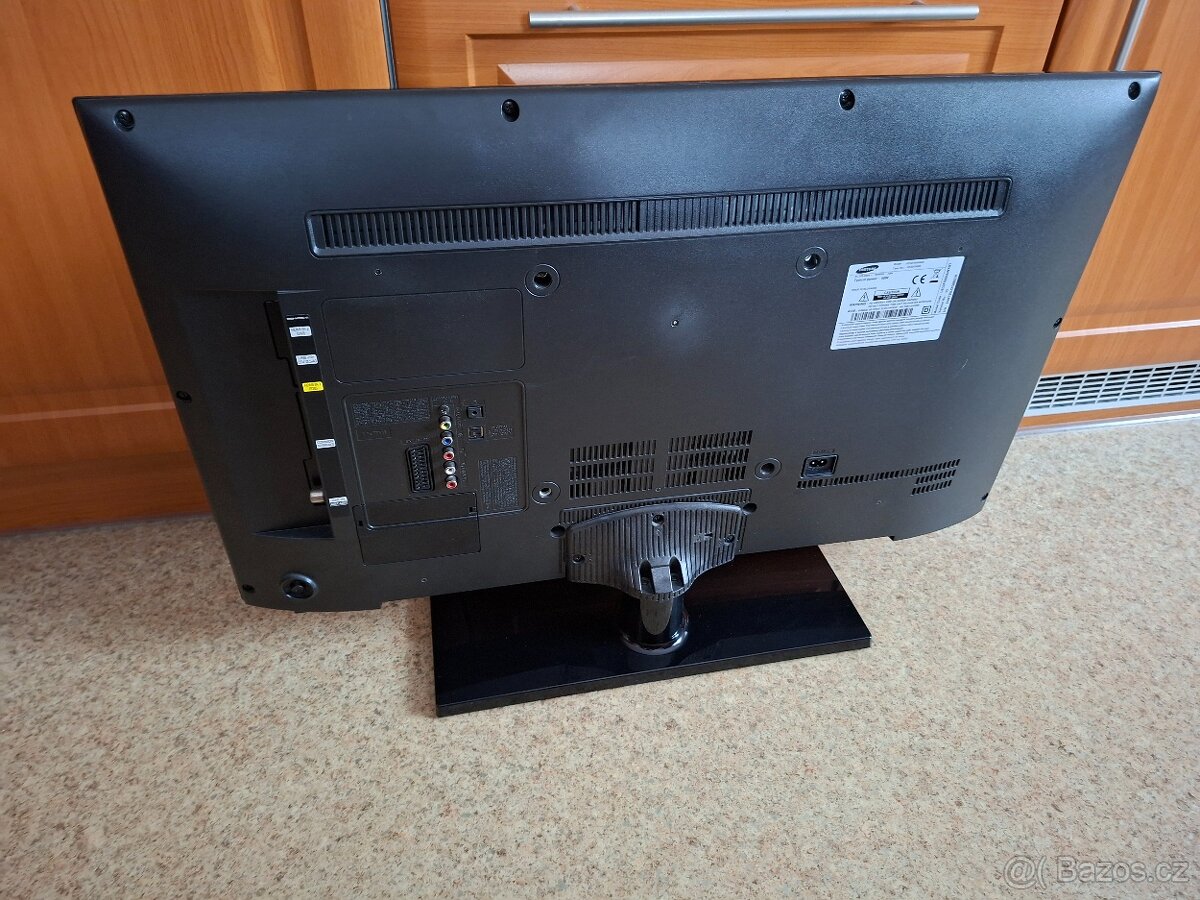 LED Televize Samsung UE32F5000AW na náhardní díly - 4