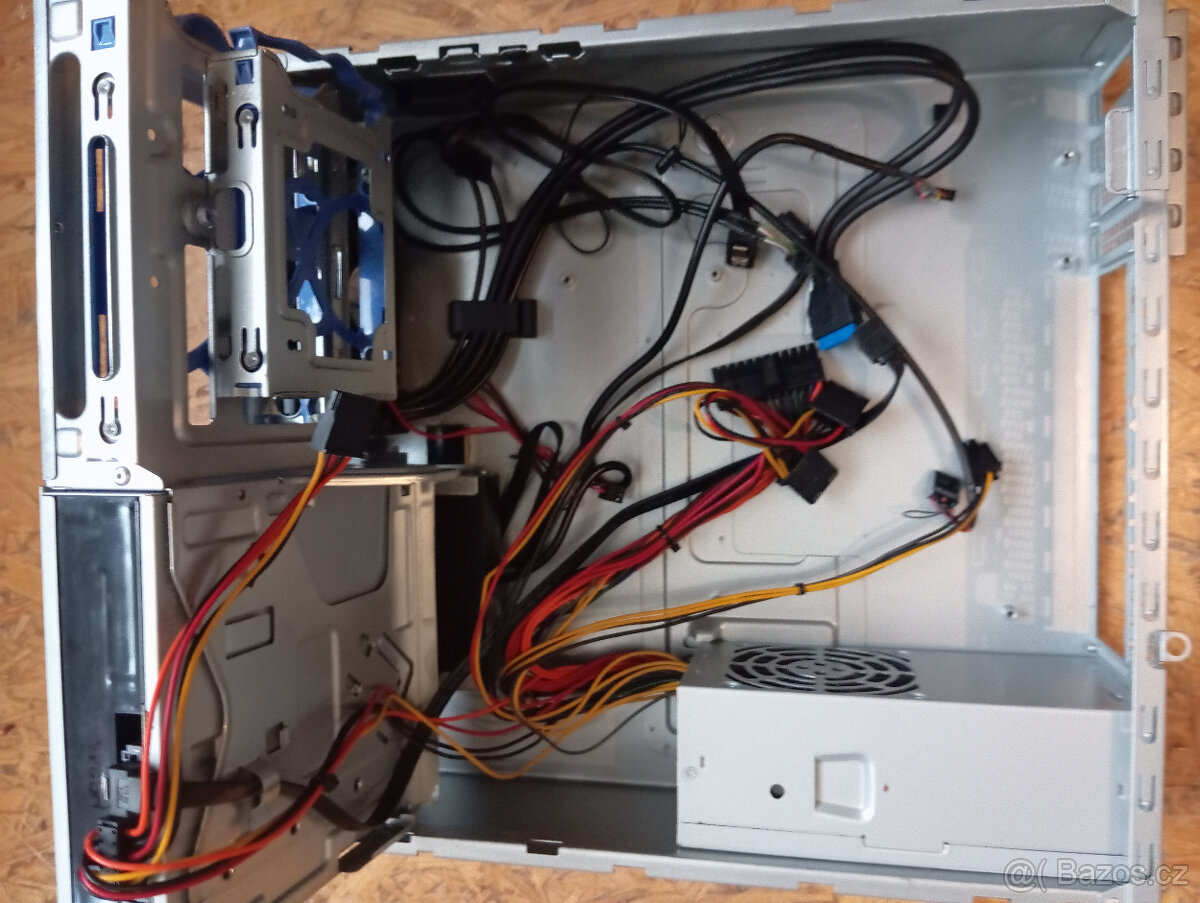 PC - skříň: Chieftec CS-12B-300 černá + zdroj 250W. - 4