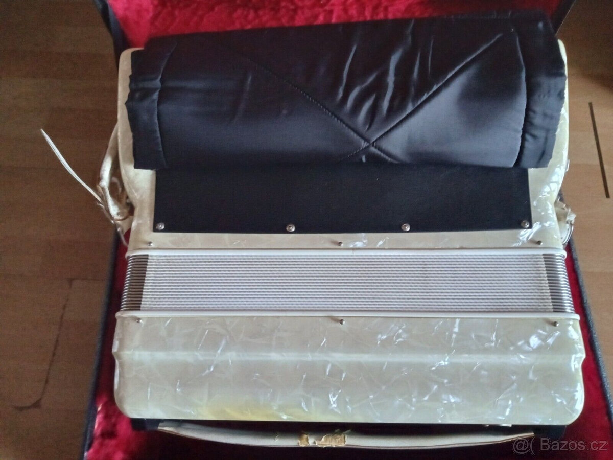 Akordeon GUERRINI FOLK 120 basů, 1315 registrů, kufr - 4