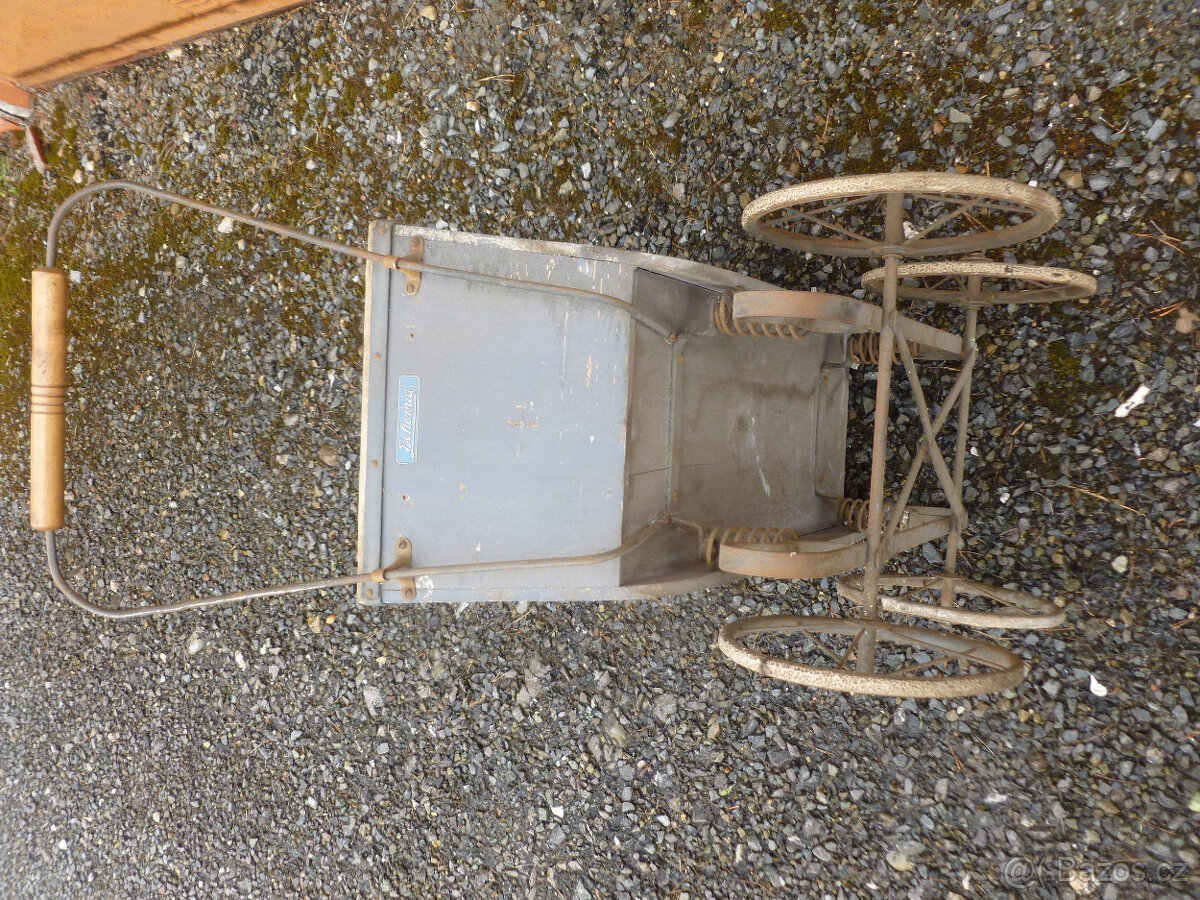 Starý kočárek - 4