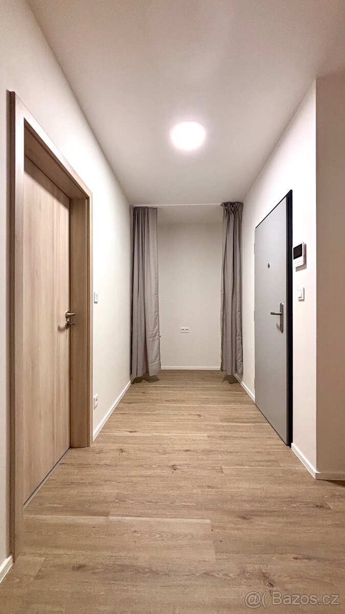 Pronájem bytu 2kk 57m2, 5NP Olomouc Slavonín - 4