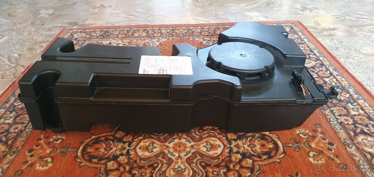 Audi A6, Q7 Quatro - Subwoofer do kufru - 4