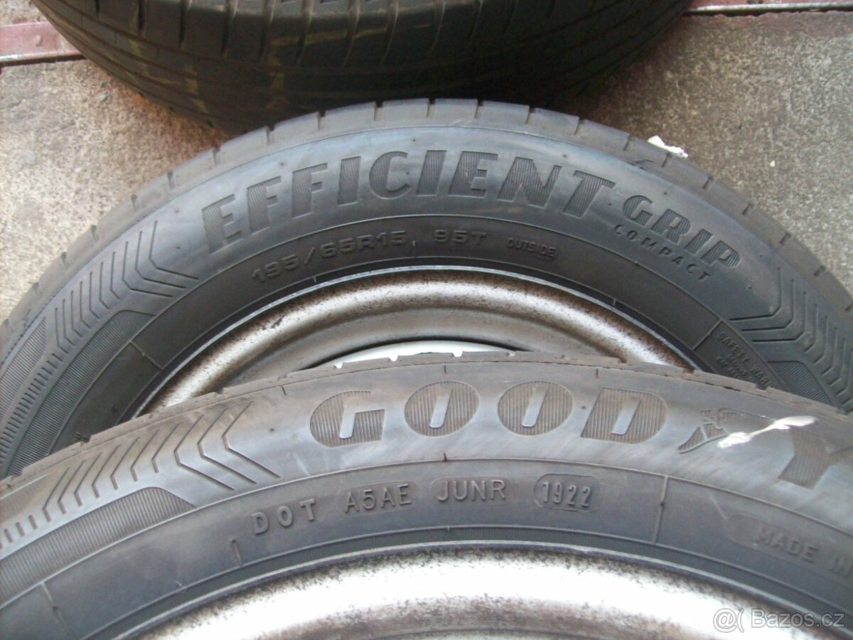 letní kola original VW Caddy 15" - 4