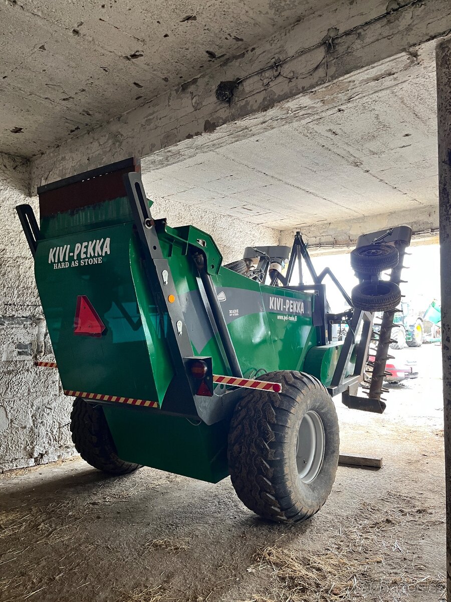 TAŽENÝ SBĚRAČ KAMENE KIWI-PEKKA 5 - 4