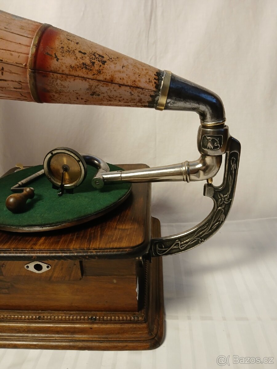 Starožitný troubový gramofon - 4
