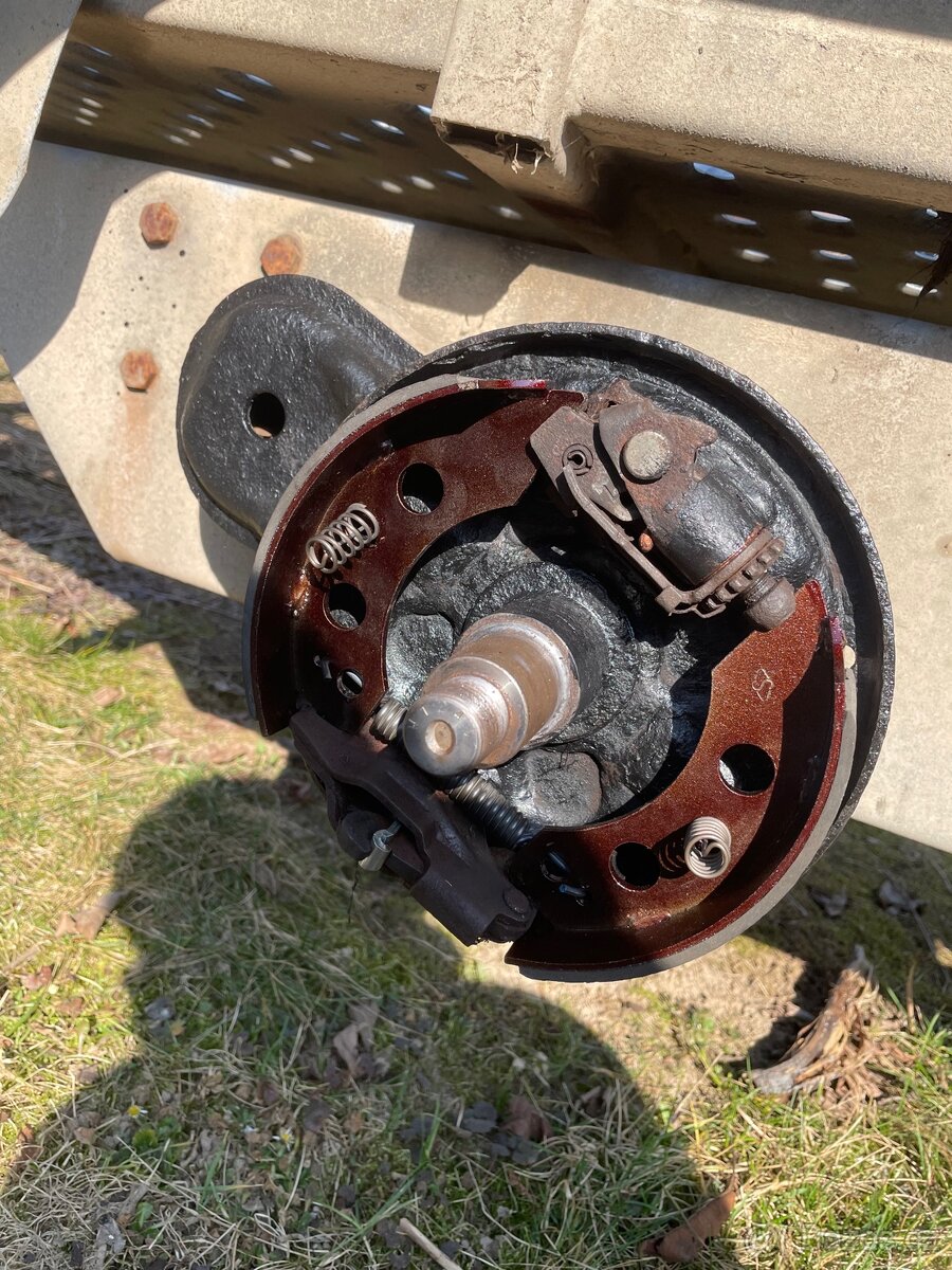 Podval brenderup 2,5t - 4