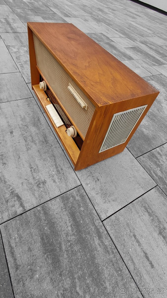 Historické rádio TESLA 536A - 4