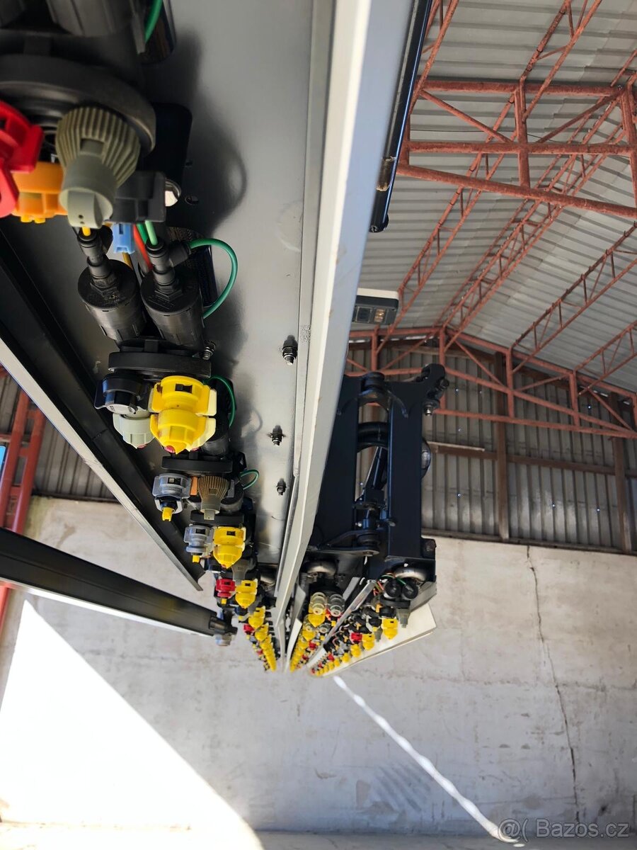 Samojízdný postřikovač HORSCH Leeb PT 350 - 4