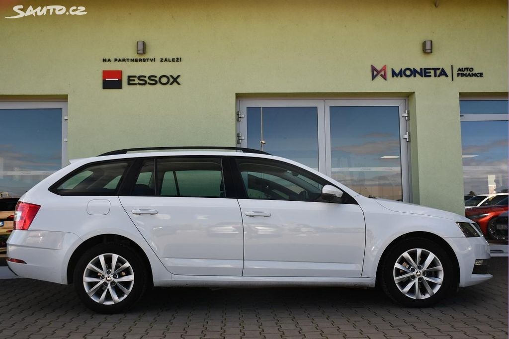 Škoda Octavia Combi 1.6TDi DSG 85KW NAVI CARPLAY - 4