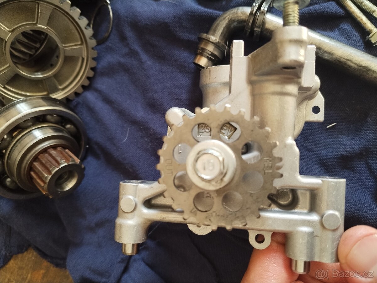 Honda CBR 1000 RR náhradní díly motoru SC59 - 4